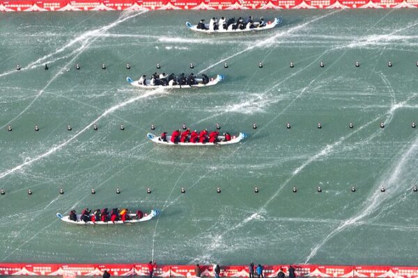 ❄️🚣 Ice Dragon Boat Racing Heats Up Winter in Jilin City! 🌊🏆 ____Ice_Dragon_Boat_Racing_Heats_Up_Winter_in_Jilin_City____ video poster