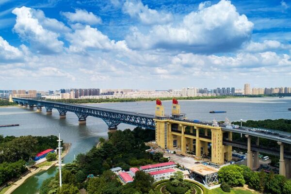 Iconic Nanjing Yangtze River Bridge: Engineering Marvel & Cultural Symbol ๐โจ Iconic_Nanjing_Yangtze_River_Bridge__Engineering_Marvel___Cultural_Symbol___ video poster