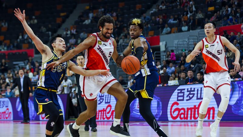 Jiangsu_Dragons_Stun_Guangdong_Tigers_in_CBA_Thriller___