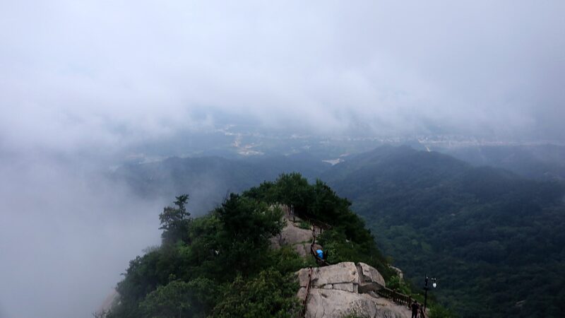 Jigong_Mountain__Henan_s_Hidden_Paradise_for_Cloud_Lovers____ video poster