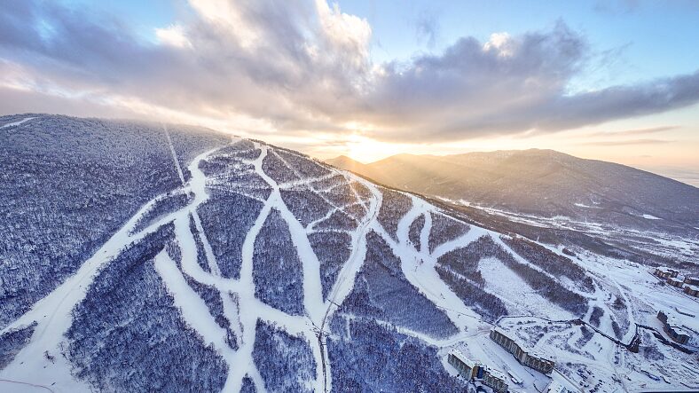 Jilin_s_Beidahu_Ski_Resort_Gears_Up_for_Winter_Fun_____