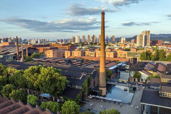 Jingdezhen__Porcelain_Capital_Attracts_Youth_with_Creative_Revamp___ video poster