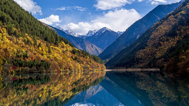 Jiuzhai_Valley__Sichuan_s_Year_Round_Natural_Wonder____