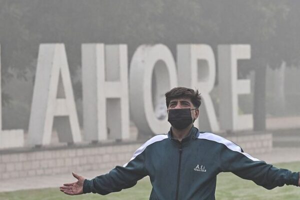 Lahore_Schools_Shut_as_Smog_Crisis_Hits____