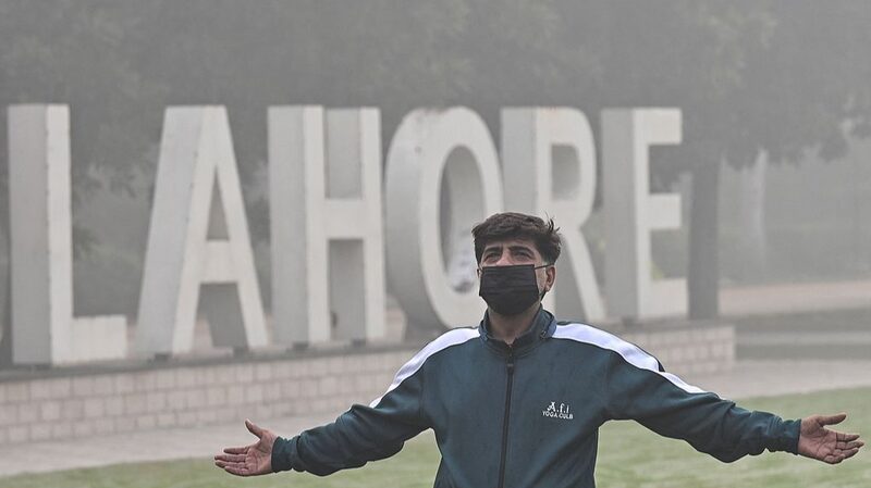 Lahore_Schools_Shut_as_Smog_Crisis_Hits____ - 🌍NewspaperAmigo – Your Global News Buddy 🗞️ Lahore_Schools_Shut_as_Smog_Crisis_Hits____