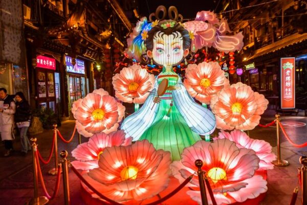 Lanterns Light Up Jinan for Xiaonian Festival 🏮✨ Lanterns_Light_Up_Jinan_for_Xiaonian_Festival___