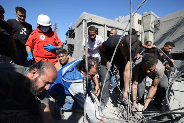 Lebanon’s Struggle: Life Amidst Hezbollah-Israel Conflict 🌍💔 Lebanon_s_Struggle__Life_Amidst_Hezbollah_Israel_Conflict___