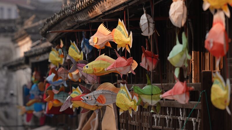 __Lighting_Up_Tradition__Fish_Lanterns_Illuminate_Spring_Festival_Hopes__