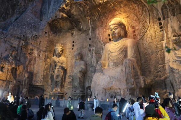 Longmen Grottoes Light Up Nights for Spring Season 🌟🏯 Longmen_Grottoes_Light_Up_Nights_for_Spring_Season___