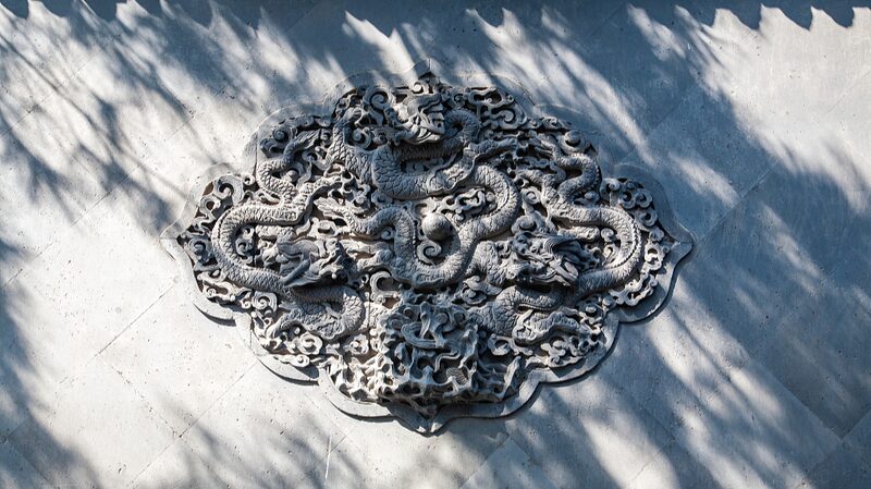 __Loong_Symbolism_Lights_Up_Ancient_Chinese_Architecture