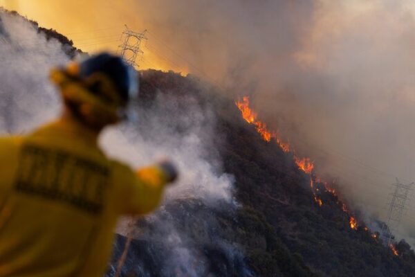 Los Angeles Battles Ferocious Wildfires Amid Imminent High Winds ๐ฒ๐ฅ Los_Angeles_Battles_Ferocious_Wildfires_Amid_Imminent_High_Winds___