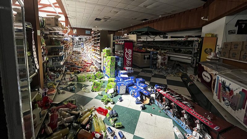 Major_7_0_Quake_Rocks_Northern_California___ - 🌍NewspaperAmigo – Your Global News Buddy 🗞️ Major_7_0_Quake_Rocks_Northern_California___