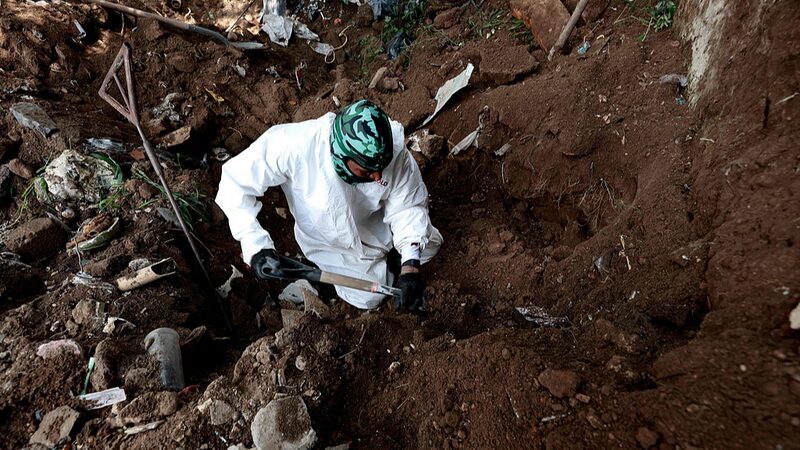 Mass_Grave_Uncovered_in_Mexico_Near_US_Border___ - 🌍NewspaperAmigo – Your Global News Buddy 🗞️ Mass_Grave_Uncovered_in_Mexico_Near_US_Border___