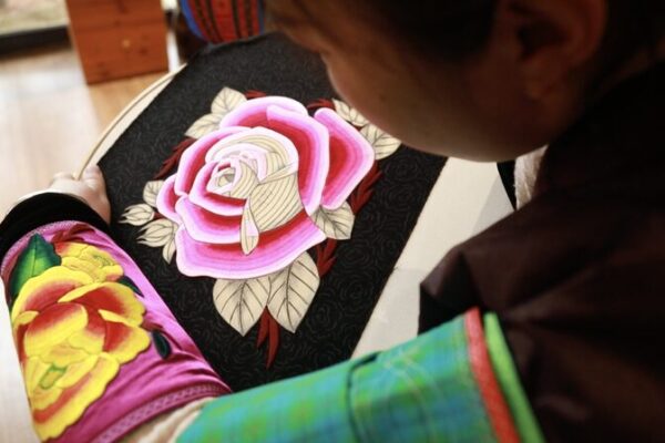Miao Embroidery: Stitching Stories of Nature & Tradition 🌸🧵 Miao_Embroidery__Stitching_Stories_of_Nature___Tradition___ video poster