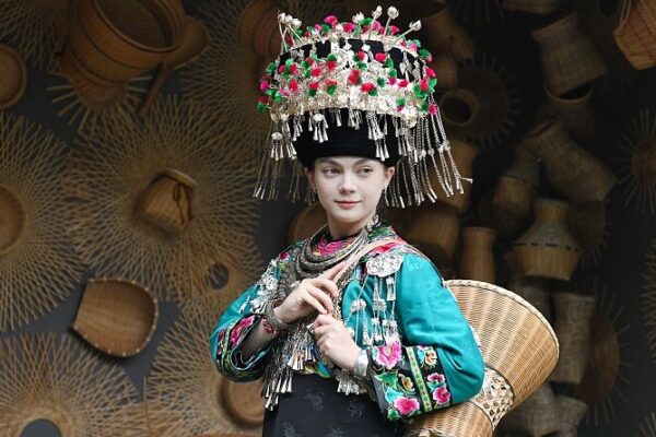 Miao Ethnic Fashion Steals the Show at 2023 Fenghuang Festival 🌟👗 Miao_Ethnic_Fashion_Steals_the_Show_at_2023_Fenghuang_Festival___