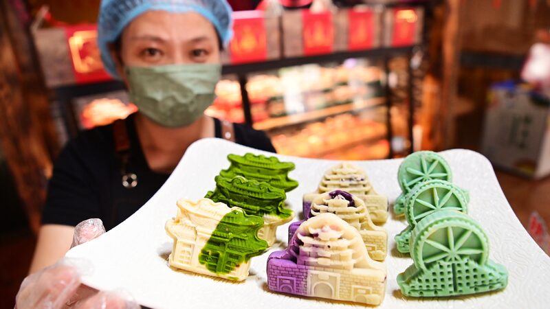 Mooncakes_Reimagined__Tradition_Meets_Modern_Trends___
