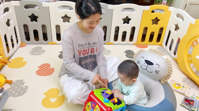 New_Moms_Share_How_Motherhood_Transformed_Their_Lives___ - 🌍NewspaperAmigo – Your Global News Buddy 🗞️ New_Moms_Share_How_Motherhood_Transformed_Their_Lives___