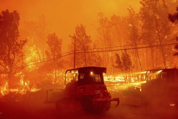 🔥 Northern California Wildfire Forces Thousands to Evacuate Amid Heatwave __Northern_California_Wildfire_Forces_Thousands_to_Evacuate_Amid_Heatwave