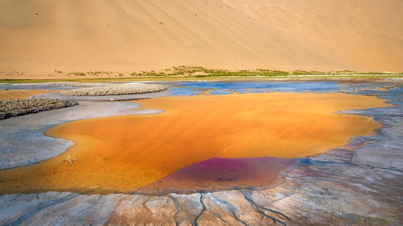 Oasis_Magic__Inner_Mongolia_s_Desert_Lakes_Defy_the_Sands____ - 🌍NewspaperAmigo – Your Global News Buddy 🗞️ Oasis_Magic__Inner_Mongolia_s_Desert_Lakes_Defy_the_Sands____