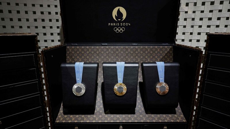 Olympic_Medals_with_Eiffel_Tower_Iron_Make_Star_Appearance_in_Paris____poster - 🌍NewspaperAmigo – Your Global News Buddy 🗞️ Olympic_Medals_with_Eiffel_Tower_Iron_Make_Star_Appearance_in_Paris___ video poster