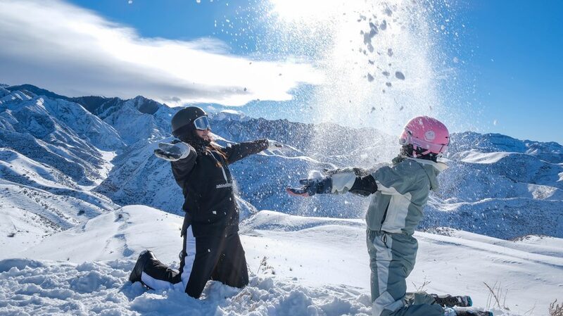 Outdoor_Sports_Boom__Young_Chinese_Embrace_Nature_and_Adventure______