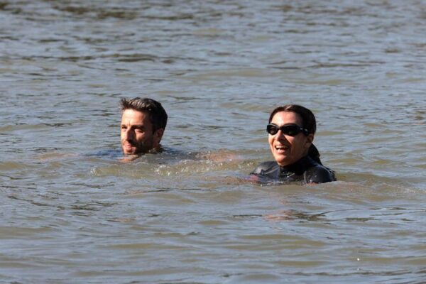 Paris Mayor Takes the Plunge! 🌊 Hidalgo Swims in Seine Ahead of 2024 Olympics Paris_Mayor_Takes_the_Plunge____Hidalgo_Swims_in_Seine_Ahead_of_2024_Olympics