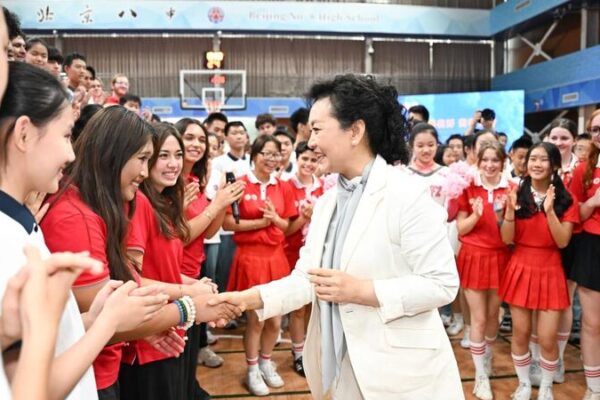 Peng Liyuan Champions Youth Power at China-U.S. Cultural Bash πβ¨ Peng_Liyuan_Champions_Youth_Power_at_China_U_S__Cultural_Bash___