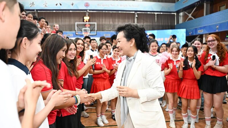 Peng_Liyuan_Champions_Youth_Power_at_China_U_S__Cultural_Bash___