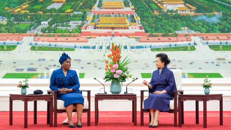 Peng_Liyuan___Equatorial_Guinea_s_First_Lady_Share_Tea__Talk_Women_s_Rights