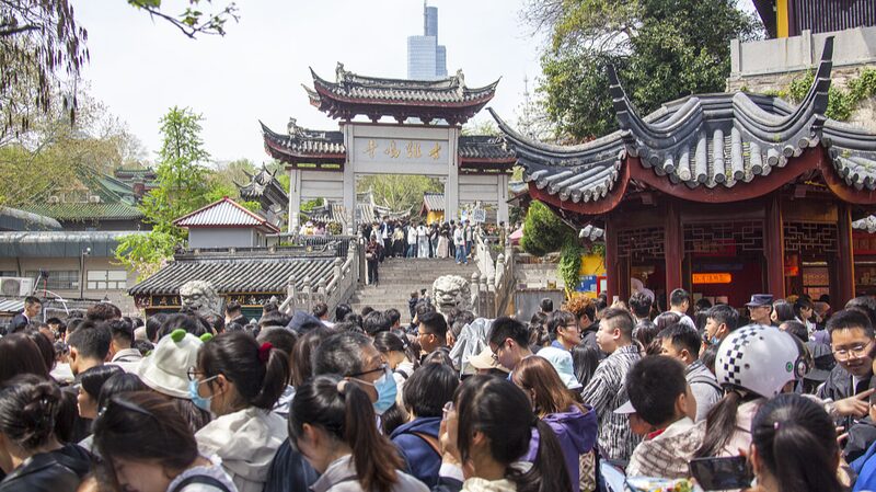 Qingming_Festival__Honoring_Ancestors_and_Booming_Spring_Travels___