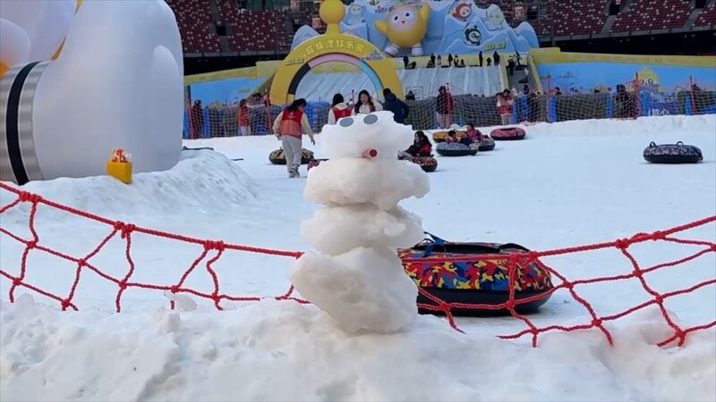 Rachel_s_Creative_Snowman_Challenge_Lights_Up_Beijing_s_Bird_s_Nest______poster - 🌍NewspaperAmigo – Your Global News Buddy 🗞️ Rachel_s_Creative_Snowman_Challenge_Lights_Up_Beijing_s_Bird_s_Nest_____ video poster
