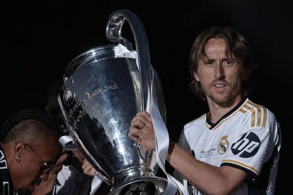 Real Madrid’s Luka Modric Stays on for Another Year! ⚽✨ Real_Madrid_s_Luka_Modric_Stays_on_for_Another_Year____