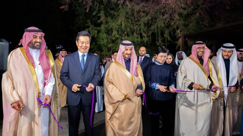 Saudi_Arabia_Eyes_5M_Chinese_Visitors_by_2030_with_Luxury_Travel_Push_____poster - 🌍NewspaperAmigo – Your Global News Buddy 🗞️ Saudi_Arabia_Eyes_5M_Chinese_Visitors_by_2030_with_Luxury_Travel_Push____ video poster