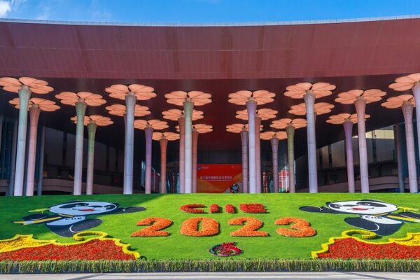 Shanghai_Lights_Up_for_6th_China_International_Import_Expo____poster - 🌍NewspaperAmigo – Your Global News Buddy 🗞️ Shanghai_Lights_Up_for_6th_China_International_Import_Expo___ video poster