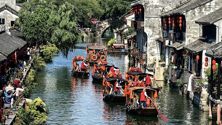 Shanghai_s_Magical_Group_Wedding_Celebrates_Tradition___