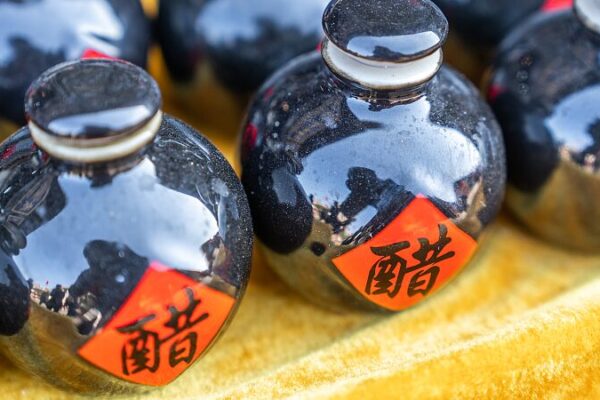 Shanxi’s Love Affair with Vinegar: A Sour Delight! 🥢🍶 Shanxi_s_Love_Affair_with_Vinegar__A_Sour_Delight____