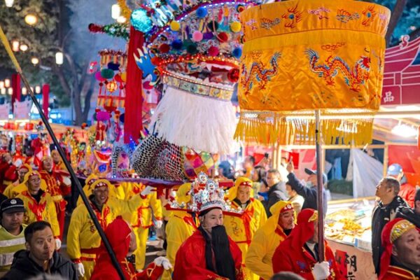 Shaoxing Temple Fair Lights Up Year of the Snake 🐍✨ Shaoxing_Temple_Fair_Lights_Up_Year_of_the_Snake___