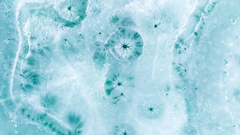 Sister_Lakes_in_Garze_Transform_into_Frozen_Fairyland____