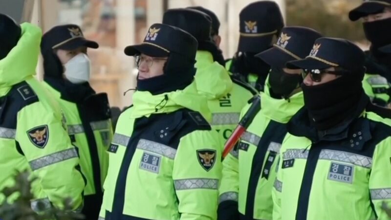 South_Korea_in_Turmoil_as_Impeached_President_Defies_Arrest_____poster - 🌍NewspaperAmigo – Your Global News Buddy 🗞️ South_Korea_in_Turmoil_as_Impeached_President_Defies_Arrest____ video poster