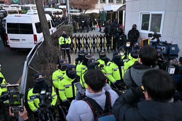 South Korea’s Political Drama: Impeached President Faces Arrest Bid 🌏⚖️ South_Korea_s_Political_Drama__Impeached_President_Faces_Arrest_Bid____ video poster