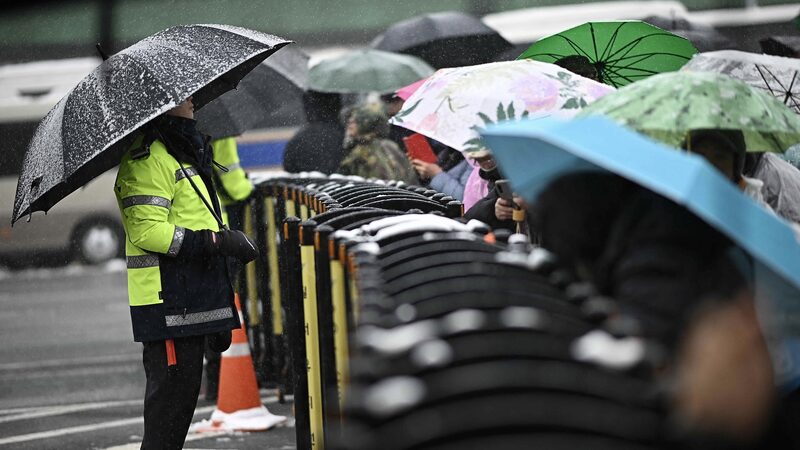 South_Korea_s_Political_Turmoil_Reaches_Boiling_Point_as_Arrest_Deadline_Looms____ - 🌍NewspaperAmigo – Your Global News Buddy 🗞️ South_Korea_s_Political_Turmoil_Reaches_Boiling_Point_as_Arrest_Deadline_Looms____