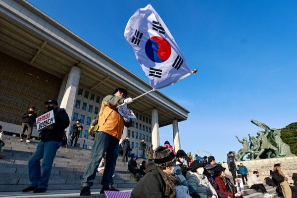 South Korean Parliament Braces for Historic Impeachment Vote 🇰🇷⚖️ South_Korean_Parliament_Braces_for_Historic_Impeachment_Vote_____ video poster
