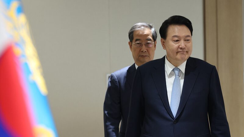 South_Korean_President_s_Approval_Rating_Plummets_to_23___ - 🌍NewspaperAmigo – Your Global News Buddy 🗞️ South_Korean_President_s_Approval_Rating_Plummets_to_23___