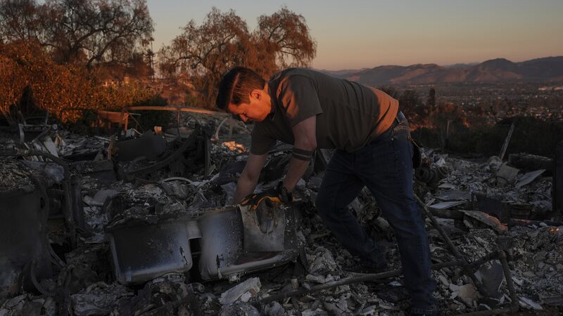 Southern_California_Wildfire_Contained_Amid_Favorable_Weather____