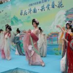 Spring_Blooms_in_Jinan__Traditional_Flower_Festival_Celebrates_Romance___Culture___