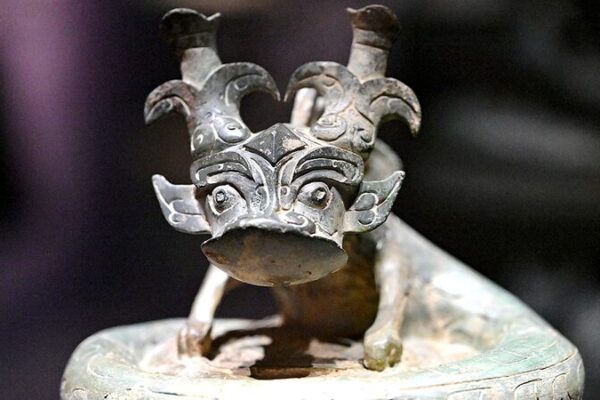 Step Back in Time: Bronze Age Treasures Shine at Beijing’s National Museum 🏛️✨ Step_Back_in_Time__Bronze_Age_Treasures_Shine_at_Beijing_s_National_Museum____ video poster