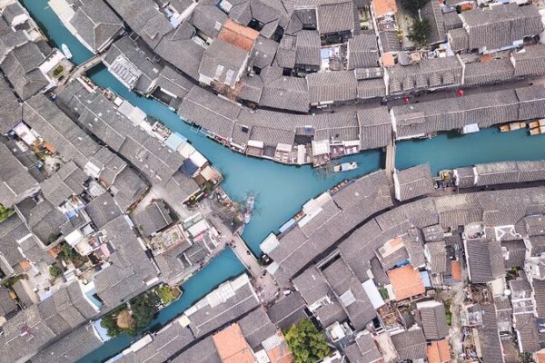 Step Into History: Zhujiajiao, Shanghai’s Timeless Water Town 🌉✨ Step_Into_History__Zhujiajiao__Shanghai_s_Timeless_Water_Town___