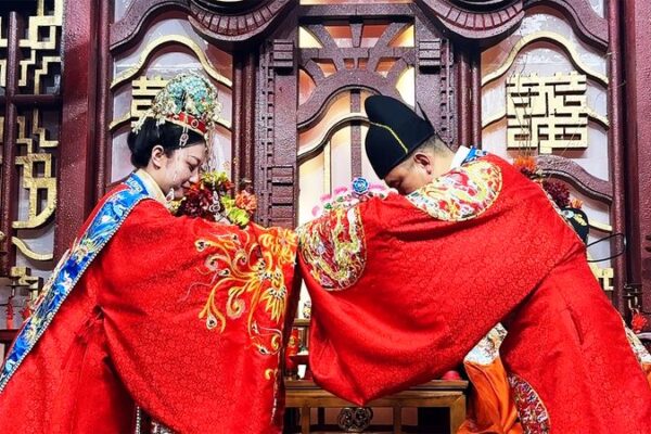 Step into Tradition: Experience Authentic Chinese Weddings in Shanxi 🌸💍 Step_into_Tradition__Experience_Authentic_Chinese_Weddings_in_Shanxi___ video poster