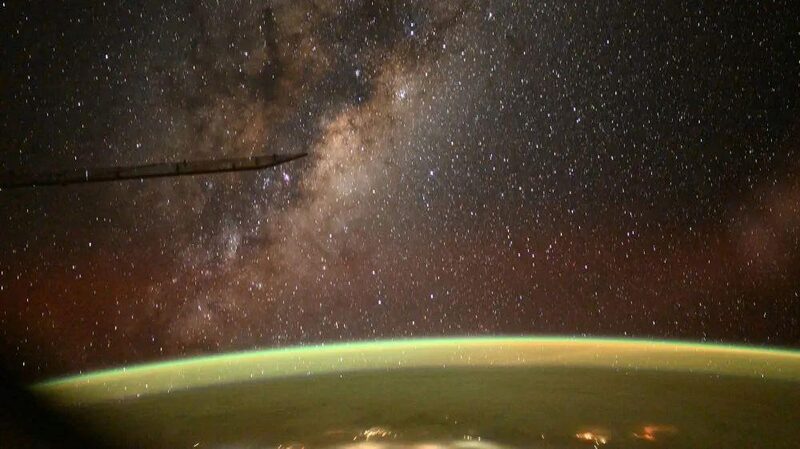 Stunning_Space_Snapshots__Earth___Universe_Through_China_s_Space_Station___