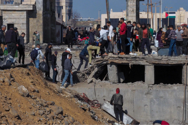 Syria at a Crossroads: Assad Era Shaken as New Powers Rise 🌍⚡ Syria_at_a_Crossroads__Assad_Era_Shaken_as_New_Powers_Rise___